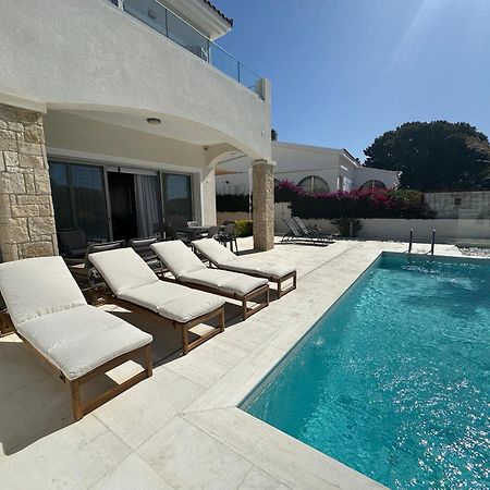 Coral Bay Beach Villa بافوس المظهر الخارجي الصورة