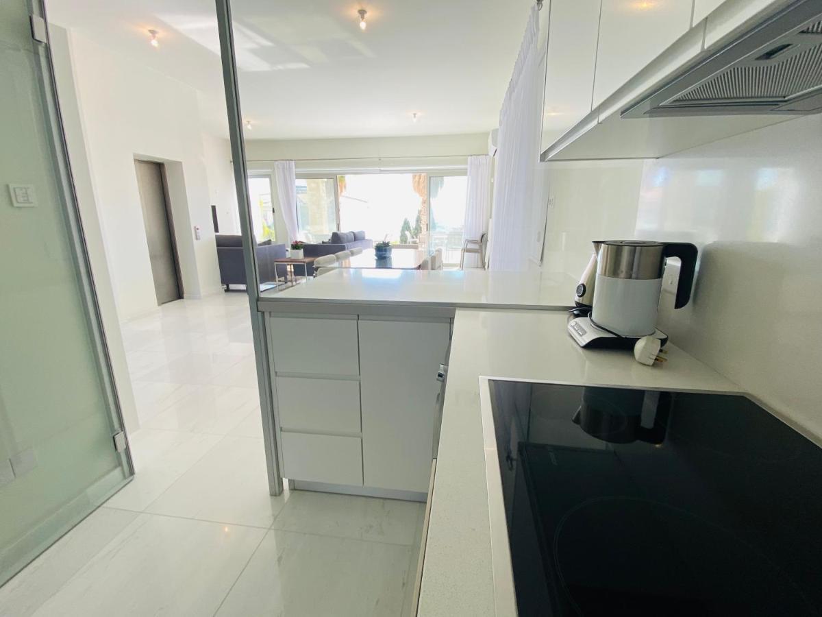 Coral Bay Beach Villa بافوس المظهر الخارجي الصورة