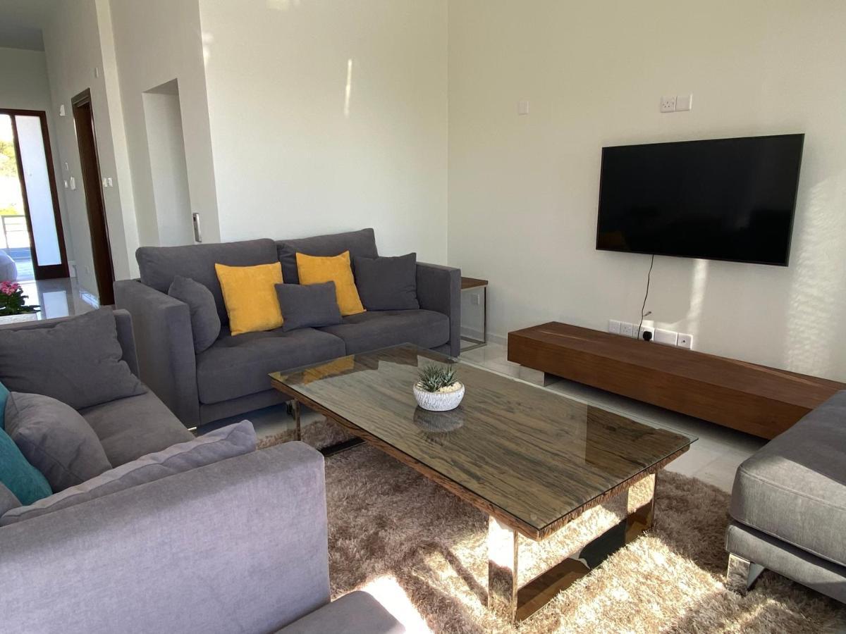 Coral Bay Beach Villa بافوس المظهر الخارجي الصورة