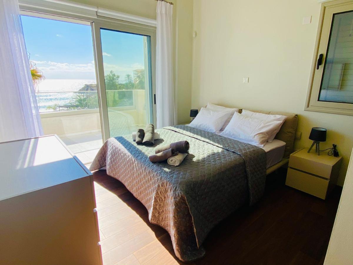Coral Bay Beach Villa بافوس المظهر الخارجي الصورة