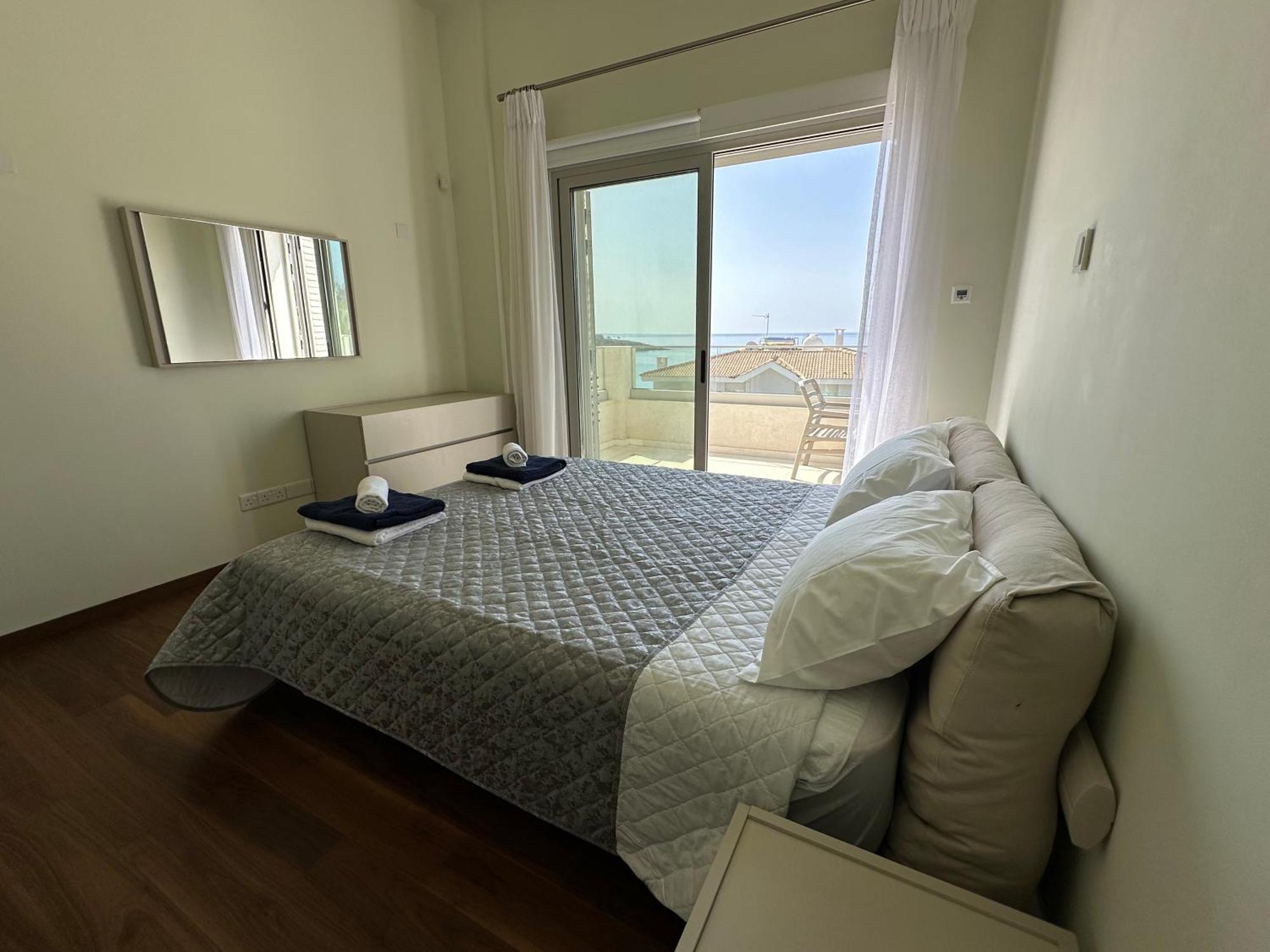 Coral Bay Beach Villa بافوس المظهر الخارجي الصورة