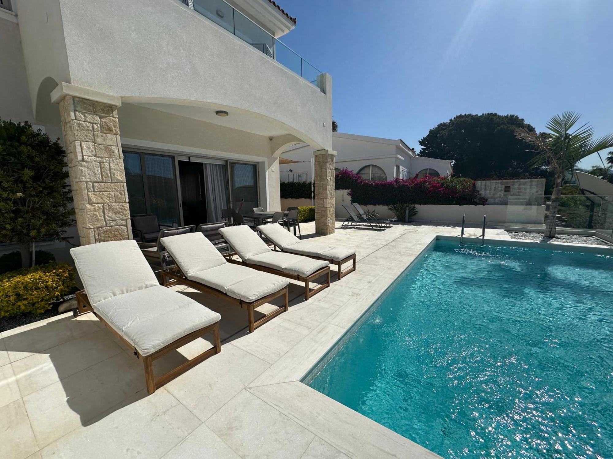 Coral Bay Beach Villa بافوس المظهر الخارجي الصورة